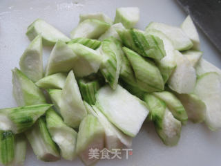 霞迷饺莲藕炒丝瓜的做法步骤：3