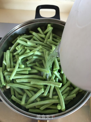 酱焖豆角的做法步骤：6