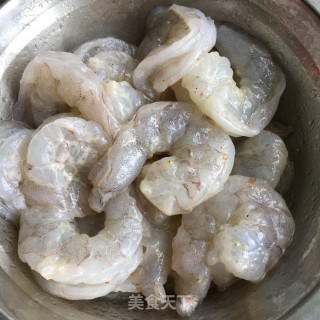 茄汁虾仁的做法步骤：1