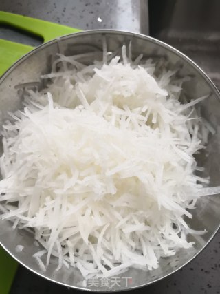 萝卜丝虾皮饼的做法步骤：2