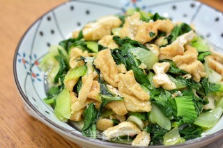 油菜炒豆腐泡的做法步骤：7