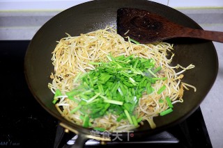 肉末豆芽韭菜的做法步骤：6
