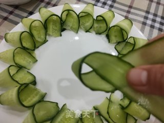 凉拌松花蛋的做法步骤：3