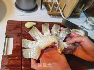 清蒸黄鱼的做法步骤：4