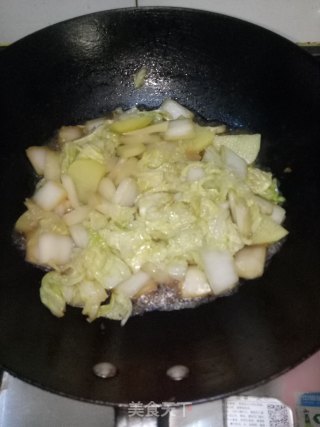 白菜炒土豆片的做法步骤：3