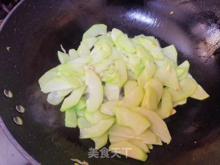 佛手瓜炒鸡蛋的做法步骤：5