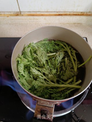 姜拌茼蒿的做法步骤：4