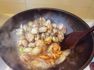 白灼花甲的做法步骤：7