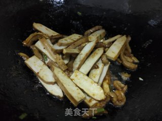 香干炒肉丝的做法步骤：9