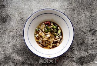 扇贝肉拌松花蛋的做法步骤：11