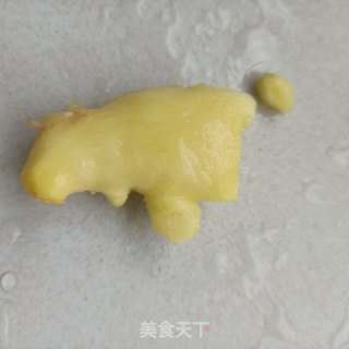 “莲藕”花生莲藕姜糖水的做法步骤：3