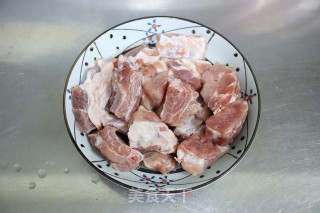 风味啤酒炖排骨的做法步骤：1