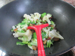 腊肉炒花菜毛毛菜的做法步骤：5
