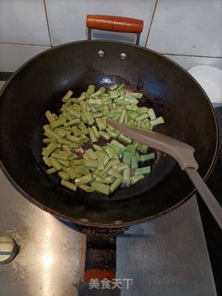 梅干菜炒豆角的做法步骤：6