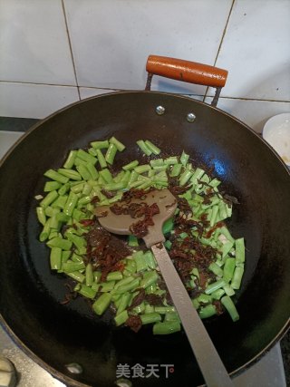 梅干菜炒豆角的做法步骤：9