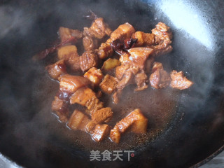 莲藕红烧肉的做法步骤：5