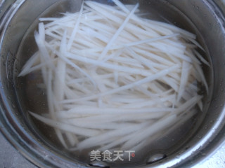 凉拌莲藕丝的做法步骤：3