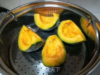 南瓜糯米饼的做法步骤：1