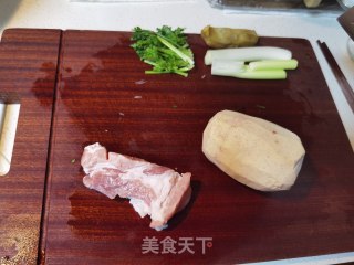肉末芋头煲的做法步骤：1