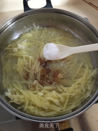 土豆丝炒韭菜的做法步骤：8