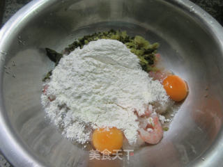 咸菜巴沙鱼柳虾仁煎饼的做法步骤：6