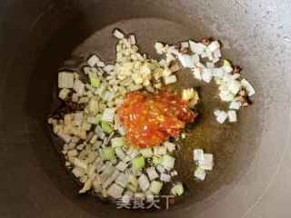 蒜蓉辣酱炒扇贝肉的做法步骤：4