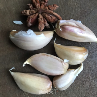 油焖茭白的做法步骤：2