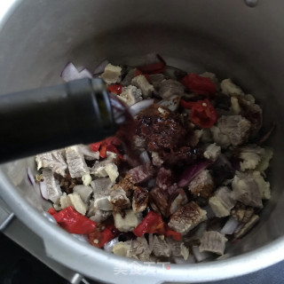 辣皮子红酒炖牛肉的做法步骤：7