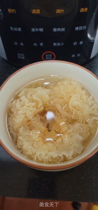 冰糖银耳露的做法步骤：2