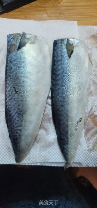 干煎鲭鱼块的做法步骤：1