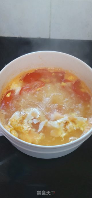 蟹味菇番茄鸡蛋汤的做法步骤：8