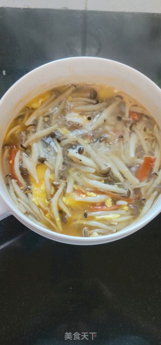 蟹味菇番茄鸡蛋汤的做法步骤：9