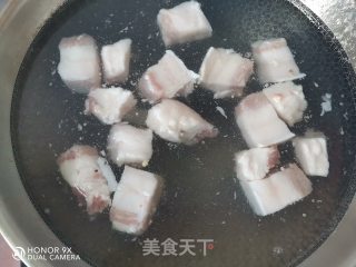 茭白红烧肉的做法步骤：3