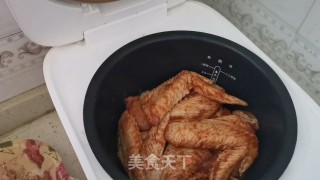 电饭锅焖鸡翅的做法步骤：8