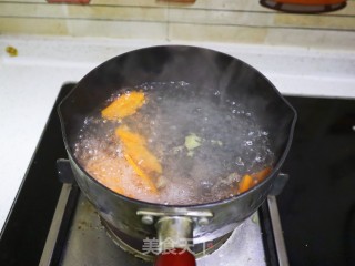 胡萝卜虾肉小馄饨❤️鲜美补钙又营养的做法步骤：2