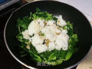 虾仁青菜鸡蛋炒饭的做法步骤：8