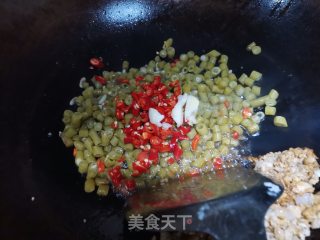 酸豆角炒肉末的做法步骤：6