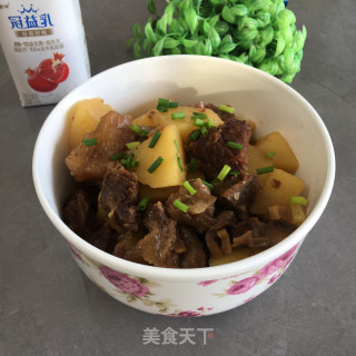 土豆烧牛腩的做法步骤：8