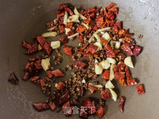 孜然麻辣虾球的做法步骤：9