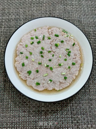 莲藕蒸肉饼的做法步骤：8