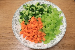 麻辣肉末三丁的做法步骤：2