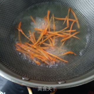 芹菜拌熟肉的做法步骤：4
