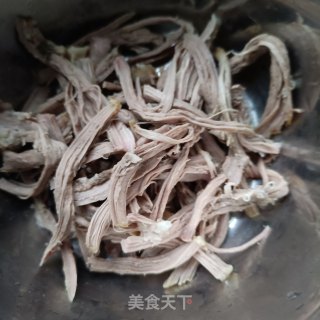 芹菜拌熟肉的做法步骤：8
