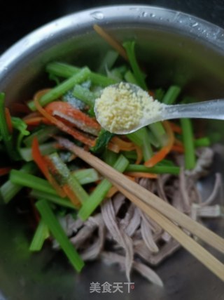 芹菜拌熟肉的做法步骤：10