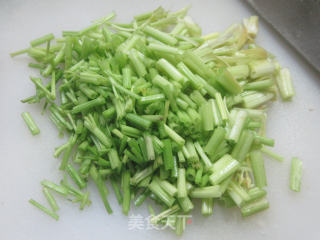 虾仁芹菜炒莲藕的做法步骤：6