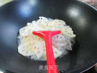 虾仁芹菜炒莲藕的做法步骤：8