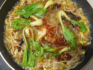 牛肉卷豆芽煮粉条的做法步骤：13