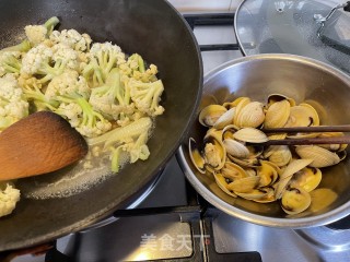 蛤蜊煮花菜的做法步骤：5