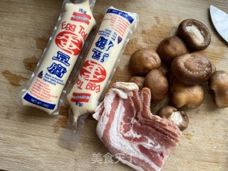 鲜菇汁烩蛋豆腐的做法步骤：1