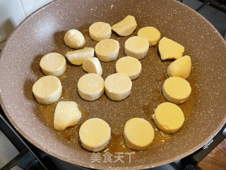 鲜菇汁烩蛋豆腐的做法步骤：5